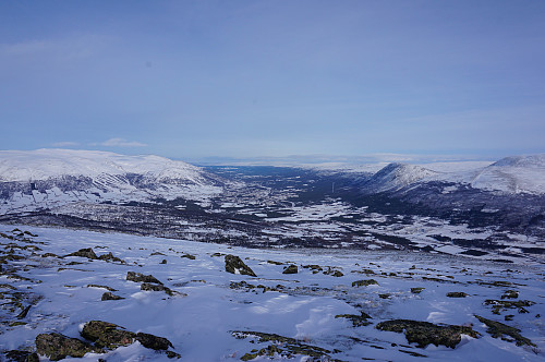 Ser ned til Oppdal sentrum.