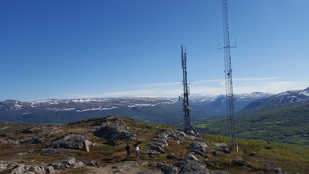 Roar Andre`og Egil tester ut drone.