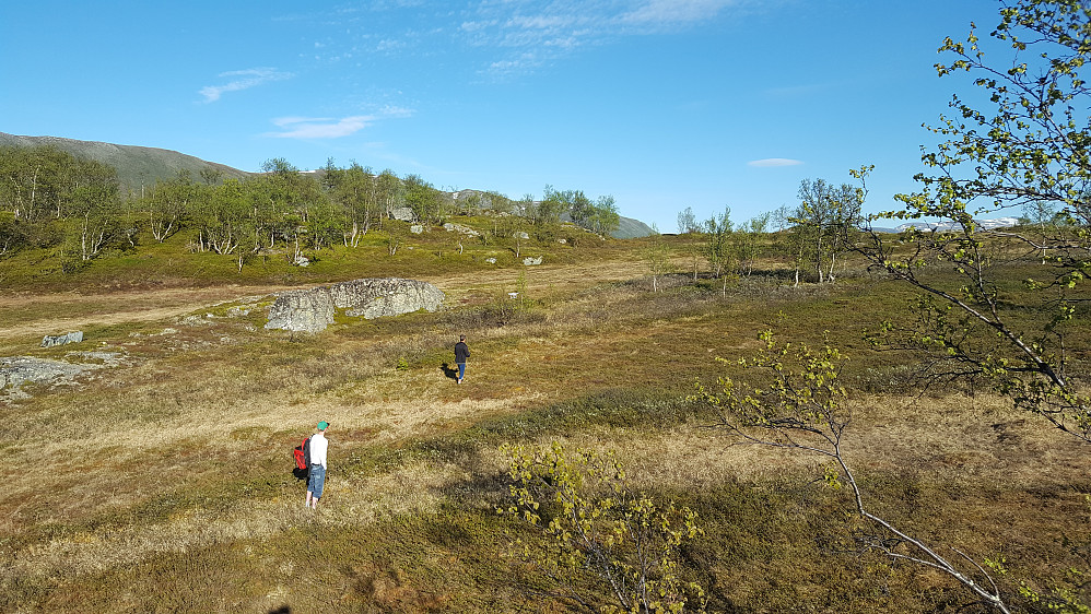 Egil prøver å kjøre drone for første gang, det ga mersmak. 