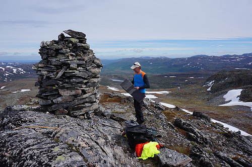 Vardekasser blir nå fortløpende plassert på fjelltopper rundt omkring i Oppdal... 