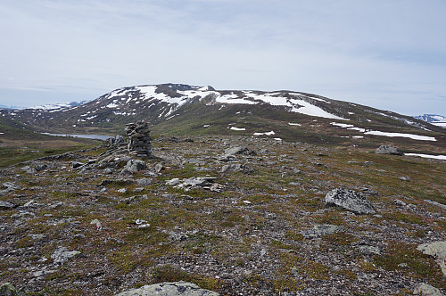 Gammel varden var liten så her måtte vi bygge den på for å få satt opp vardekassen.