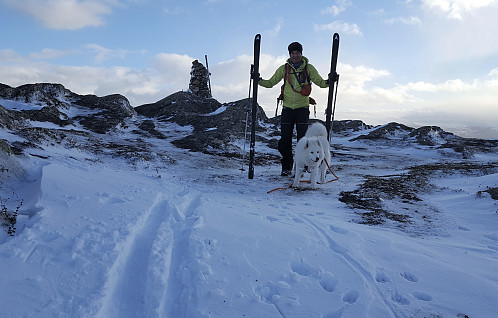 Ski fra bilen og helt til topps.
