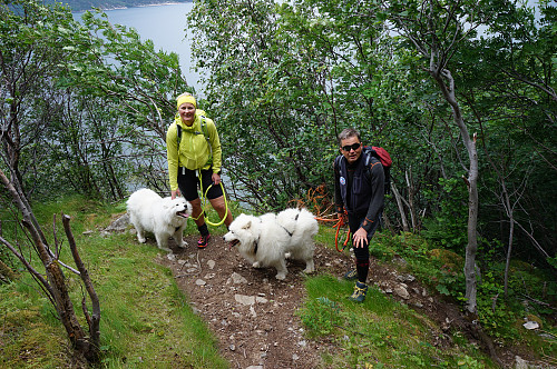 Ariel og Bamse klar for å være med på klive og klatretur.