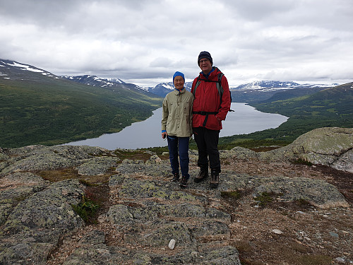 Synnøve og Stein hadde tatt turen til Oppdal så vi måtte vise dem litt av fjella vi har i rundt oss. 