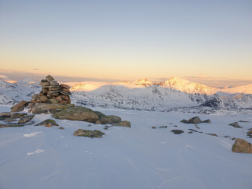 Fin utsikt mot Trollheimen, hvor Neådalssnota og Snota er de mest fremtredende toppene.
