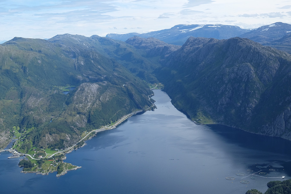 Utsikt fra toppen østover mot Bortnen
