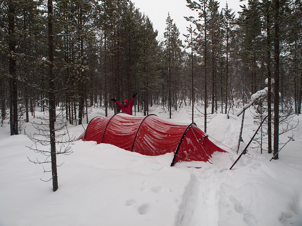 Teltplassen i Karasjok. Pudder og sukkersnø til knærne...