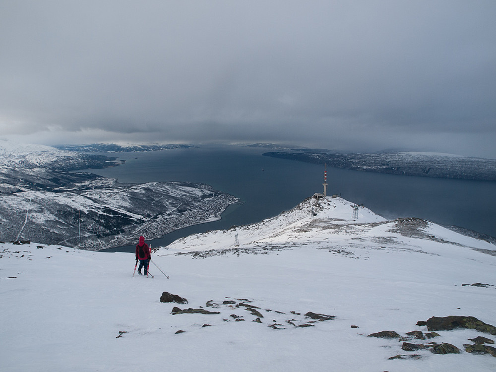 På vei ned fra Tredjetoppen mot Narvik