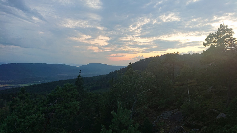 Flotte farger mot vest og Lille Skrehelle, sett fra Ramsberget