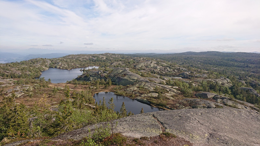Utsikt over Sauheradfjella, fra Nare.