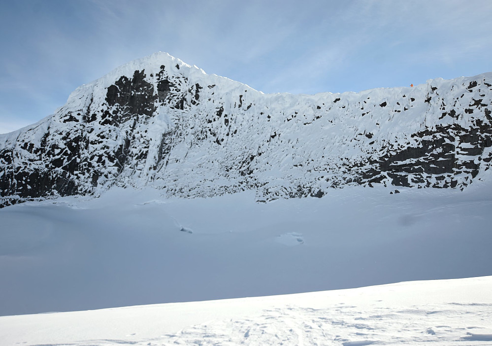 Her ser vi Veslebjørn fra punktet der vi tok skiene på ryggsekken. 