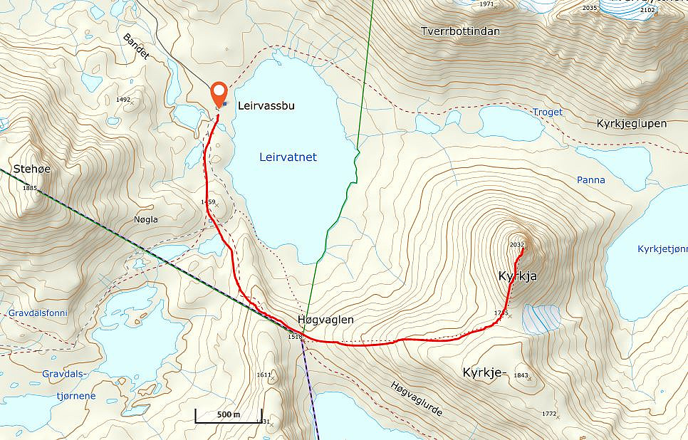 Ruta følger vegen frå Leirvassbu før ein snur mot aust og går opp sørryggen opp mot toppen av Kyrkja. Utsikten på heile turen er fantastisk