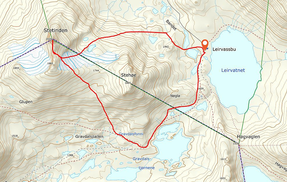 Eg gjekk vegen innover Gravdalen før eg skjærte opp mot Stetinden. Tilbake gikk eg ned via fonna/breen og skjærte bortover mot Leirvassbu. 