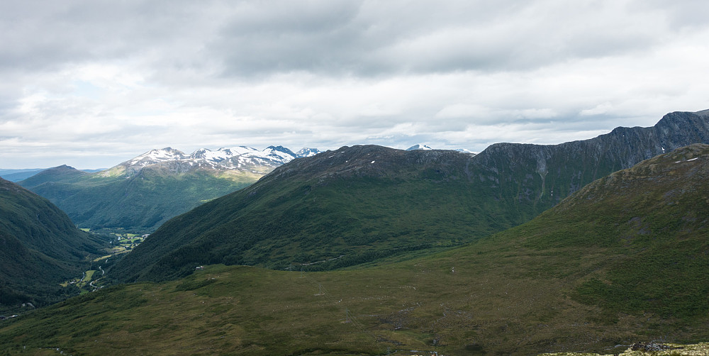 Mot Stordal, Gregorhornet og traversen videre som frister å få gått.