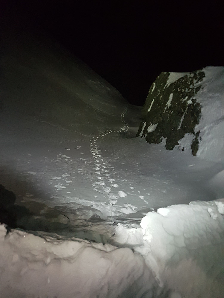 Siste del av renna opp til ryggen mot Søre. Litt slakere her, med unntak av opptaket over skavelen.