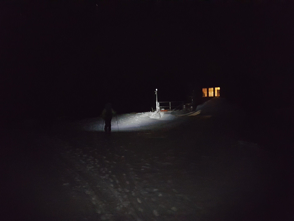 Ankomst Pyttbua til ferdig oppvarmet hytte. 