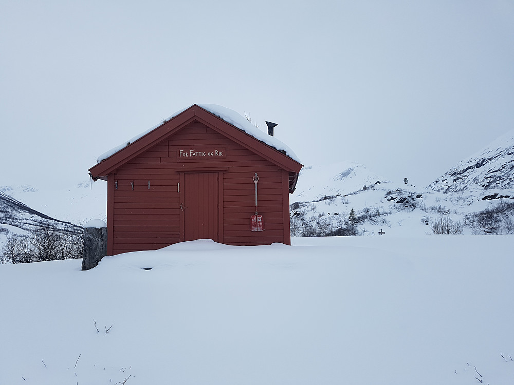 For Fattig og Rik. Vi tok matpausen her på vei tilbake sammen med noen hyggelige folk som hadde gått på langrennski fra Bøsrølen.