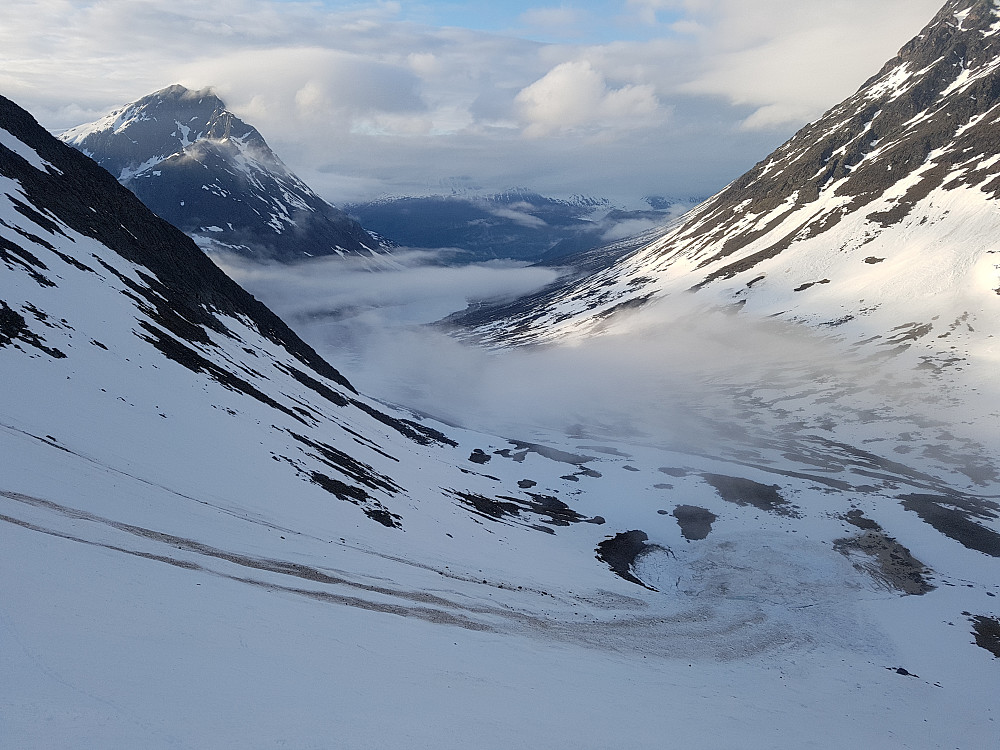 Litt skodde på vei opp Vengedalen, men den forsvant og ble borte resten av turen, selvsagt med unntak av akkurat på toppen.