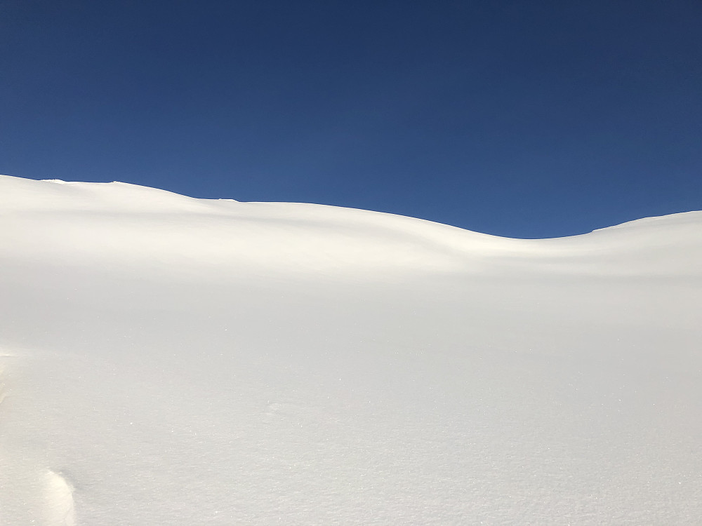 Perfekt snø helt til topps.