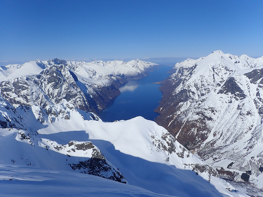 Fra Kårdalstindane