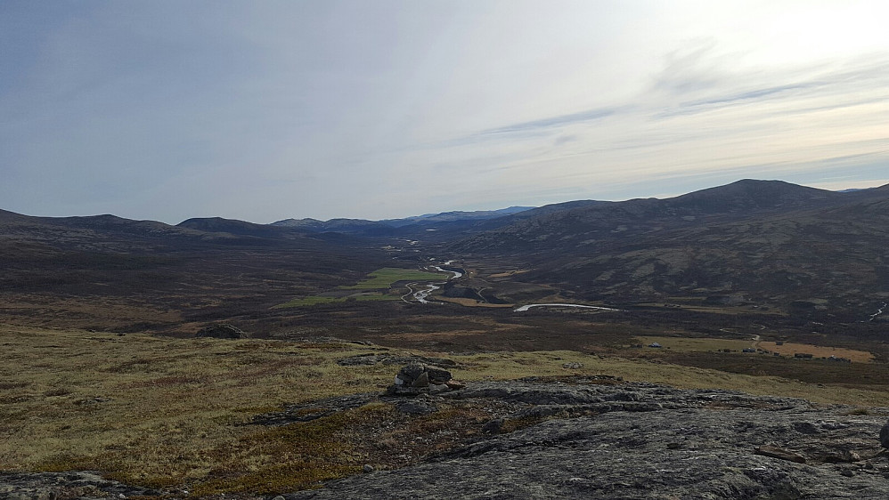 Flott utsikt over Einunndalen frå toppen av Storperhøa.