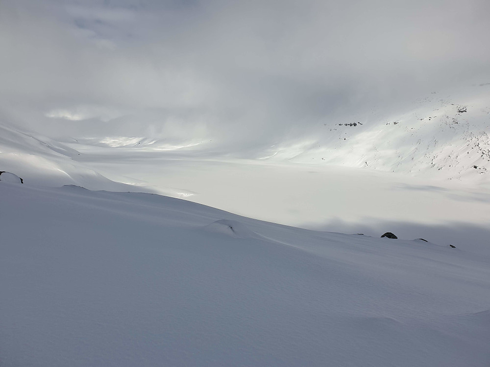 Tilbakeblikk ned mot Oppljosvatnet.