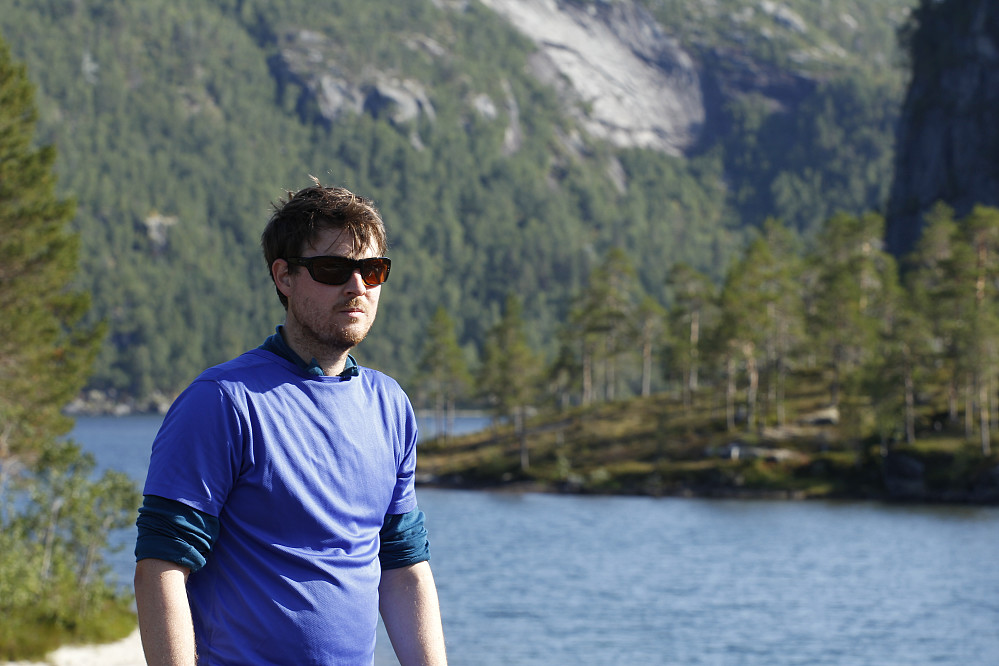 Thomas ved Storskogvatnet og Storskogvasshytta