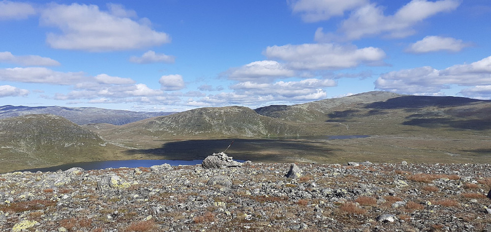 Resten av ruta sett fra Store Nuten. Gluptindene til venstre og Gråhøe til høyre