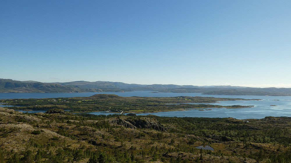 Ser ned Briktdalen og mot Madsøya