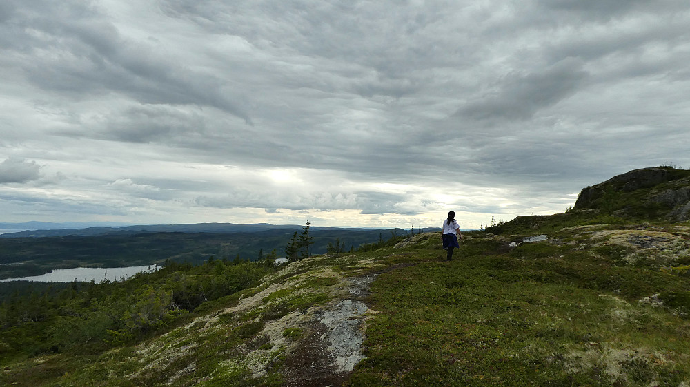 Mange regn tunge skyer rundt omkring.