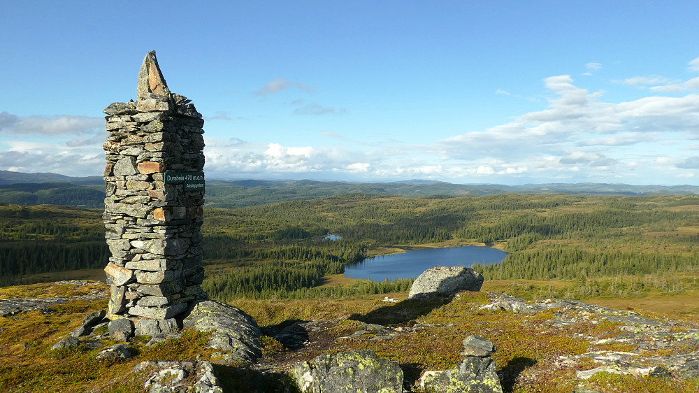 Ser ned mot Aunbuvatnet.