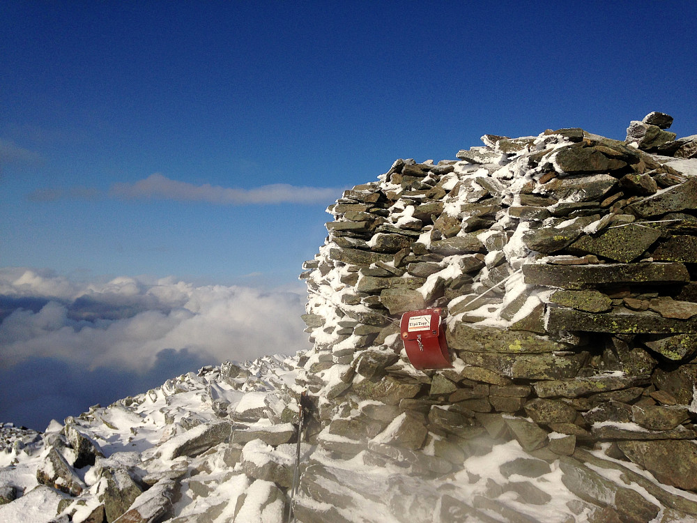 Toppvarden Tromsdalstinden 1238 moh.