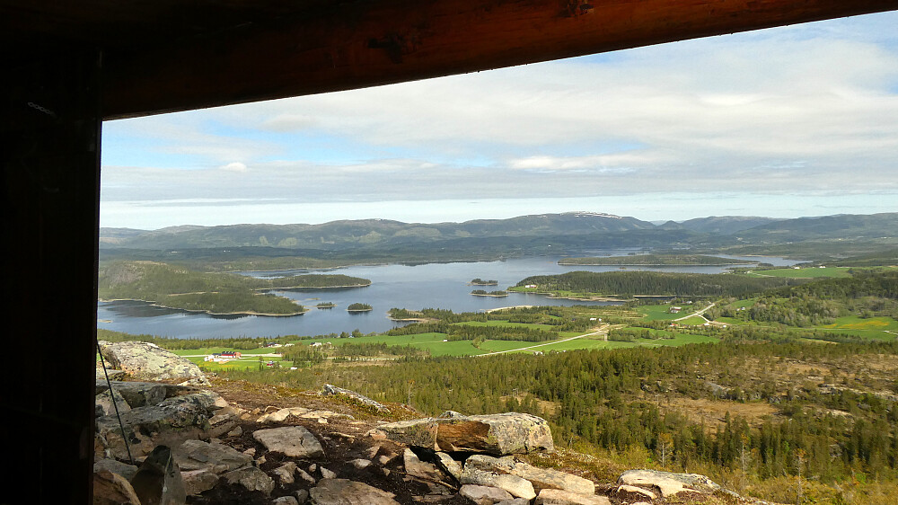 Utsikt mot Storvatnet fra gapahuken.