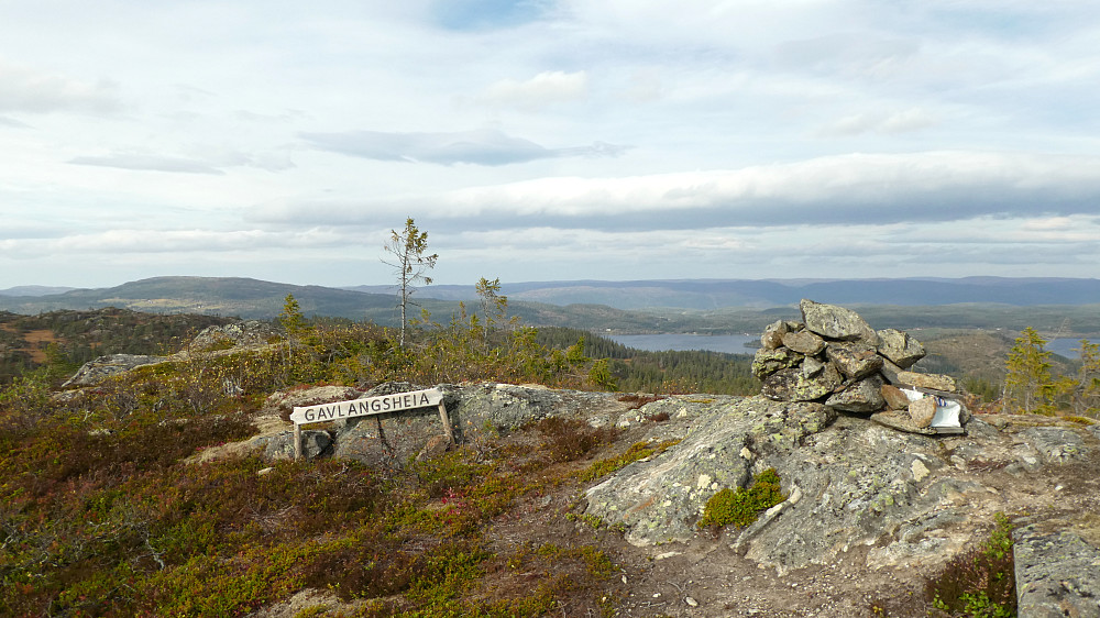 Toppnavnet har flere forskjellige skrivemåter.