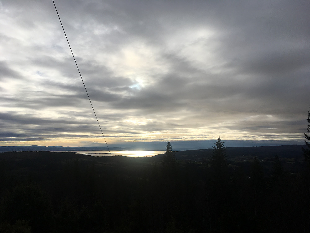 Utsikt mot Leksvika fra Åshøgda.