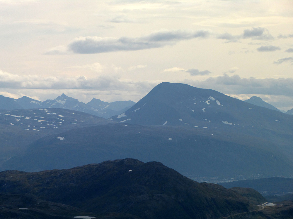 Ser også Tromsdalstinden fra Nordtinden.