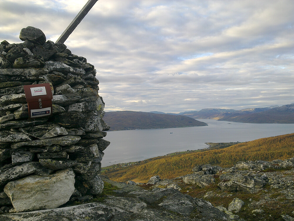 Mot nord.Tønsnes og Kvalsundet.