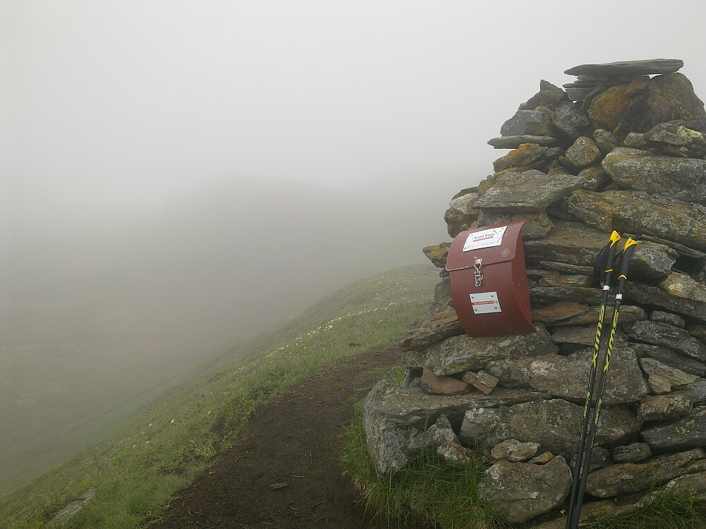 Tykk tåke på toppen.Null sikt i dag.