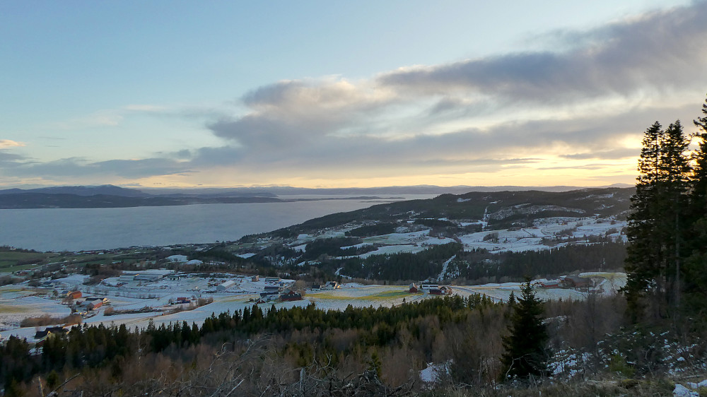 Luråsen mot Leksvik og Grandhåggån.