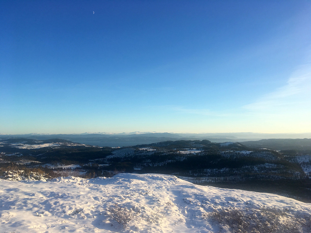Trondheimsfjorden,Frosta,Meråker og Sverige langt der borte.