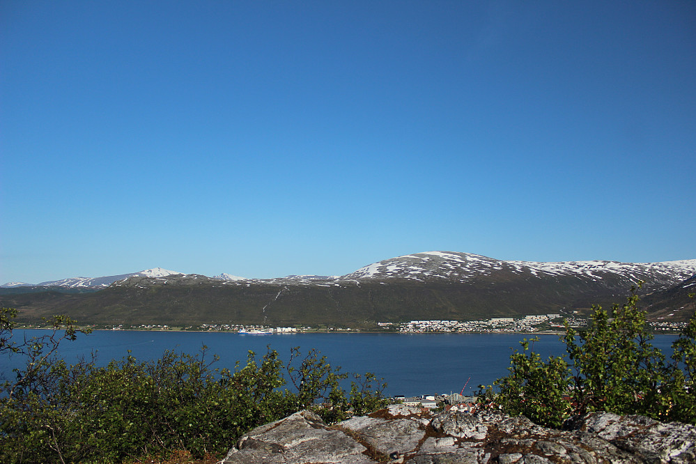 Mot Kroken på andre sida av Tromsøysundet.
