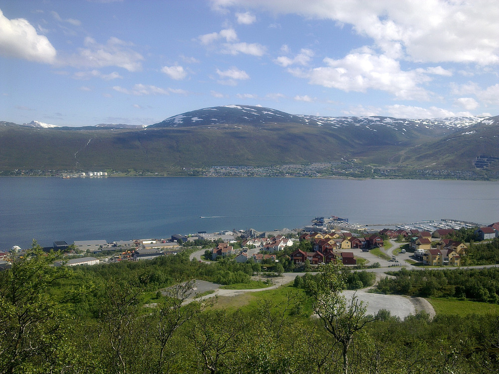 Over sundet mot Kroken.