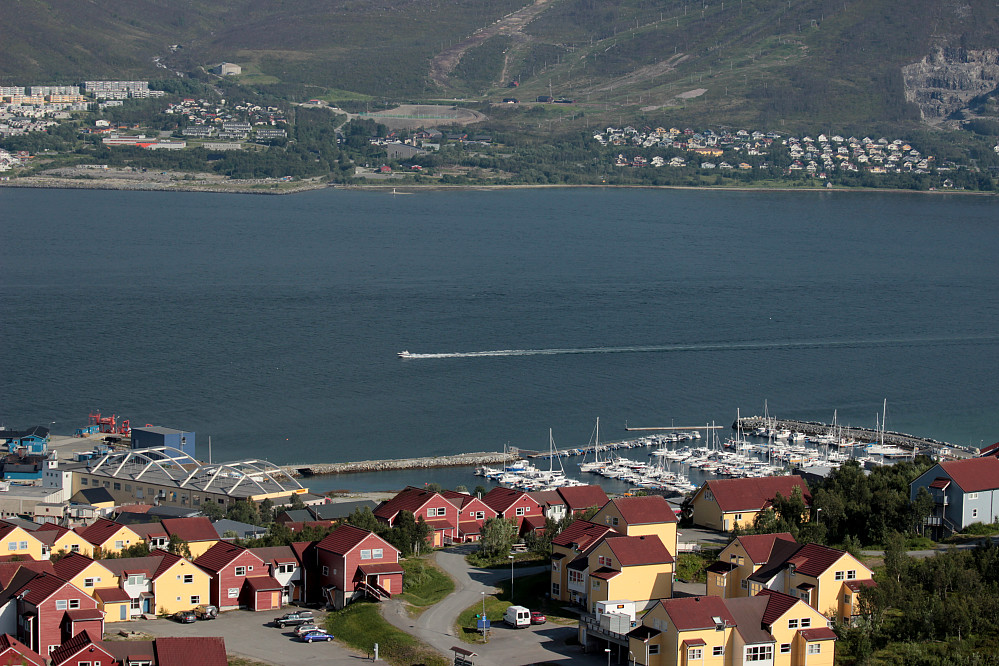 Skattøra Marina.Mange flotte båter der.