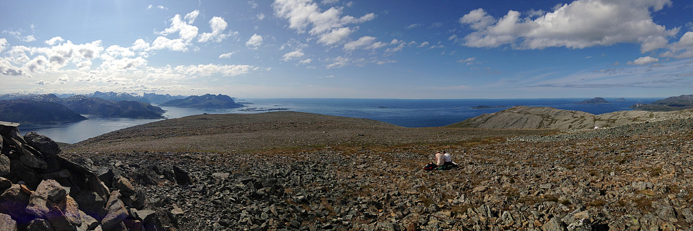 Panorama ut mot havet.Kvaløya  til venstre.