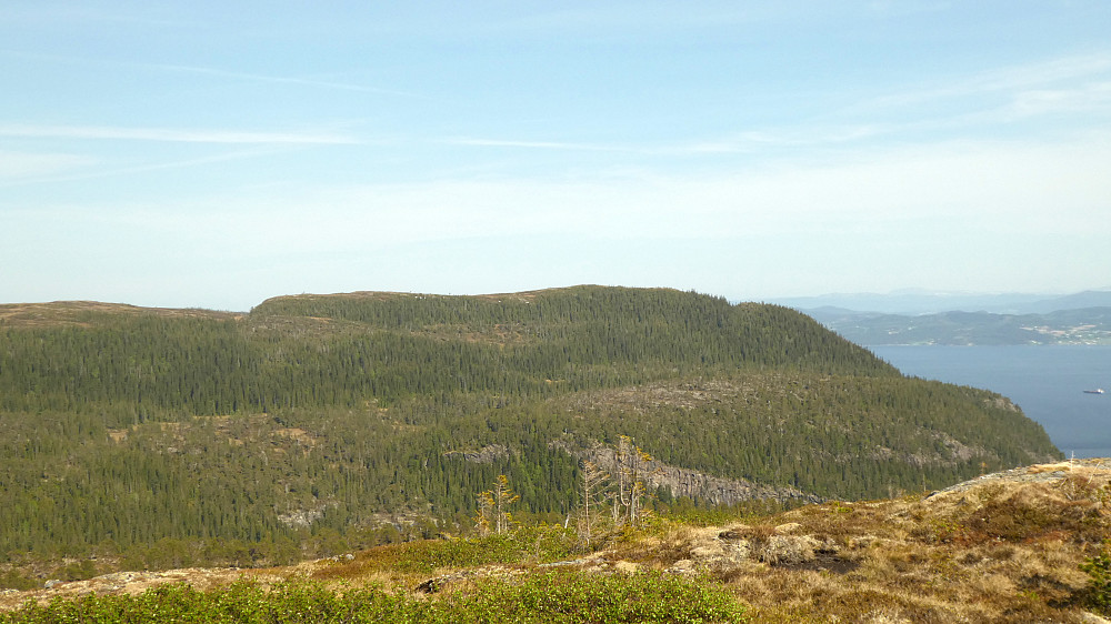 Himmelriket som er en topp på 461 moh. ser man her.