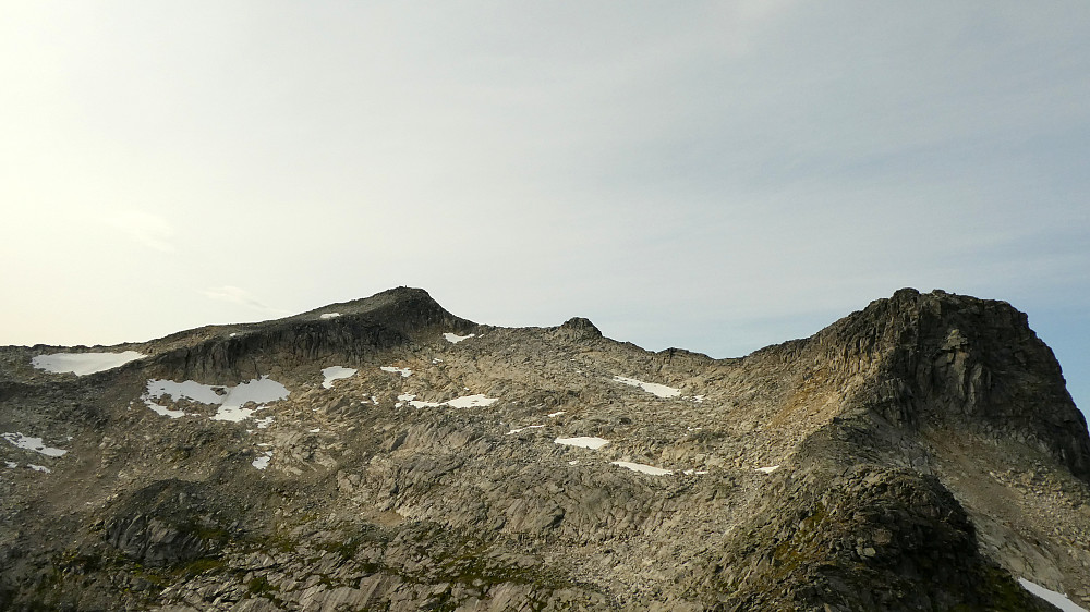 Storsteinnestinden 1017 moh.og Leirholstinden 907 moh.