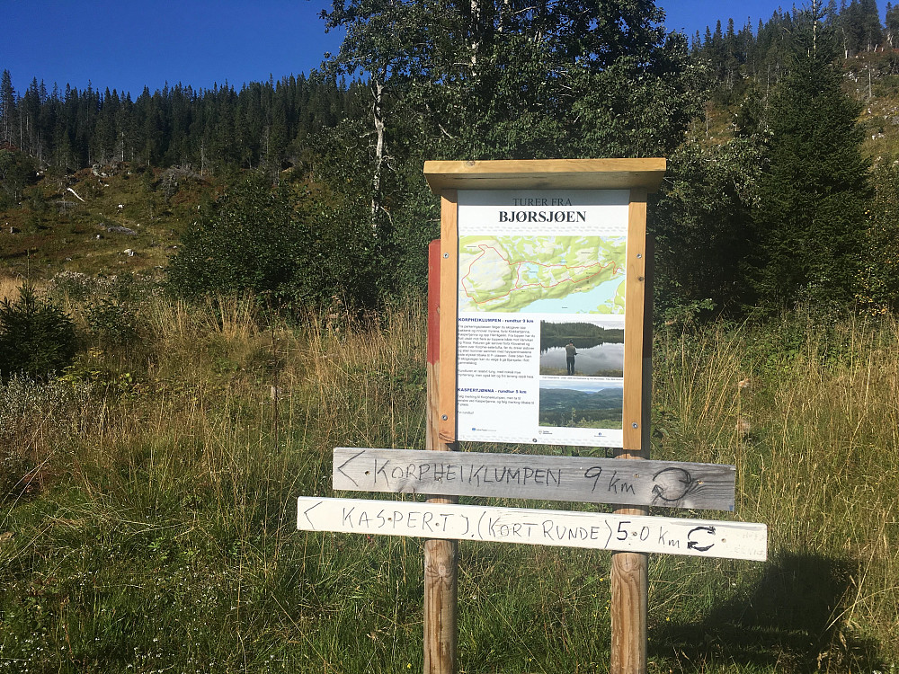 ......som også er startstedet for en merket rundtur til Korpheiklumpen. 