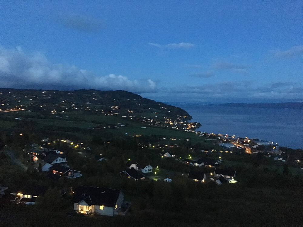 Blåtimen på Storhaugen.