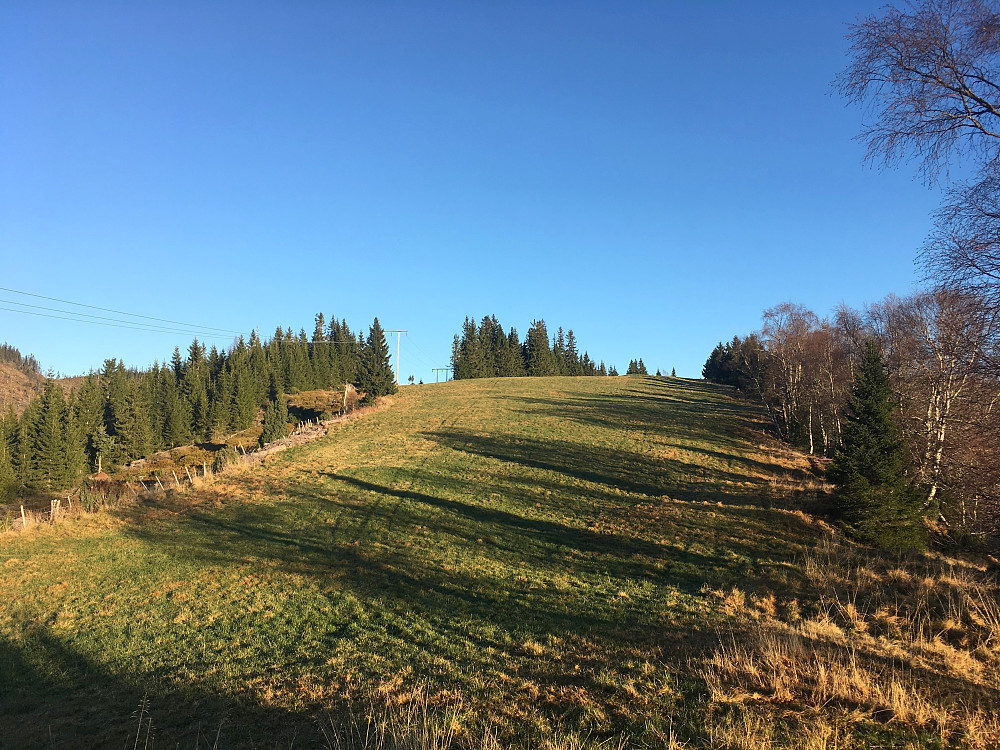 Her ser vi Gullbakken med toppen helt der oppe.