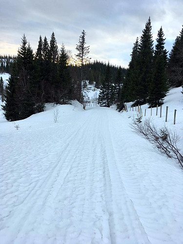 En del snø på veien her enda.